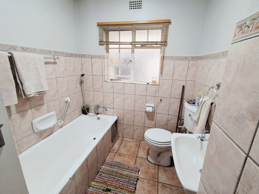 4 Bedroom Property for Sale in Vaalpark Free State